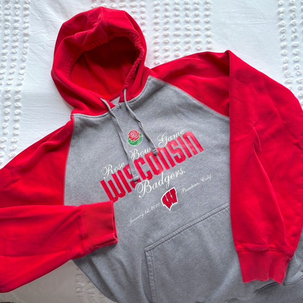 Wisconsin Badgers Rose Bowl Hoodie • Size Large